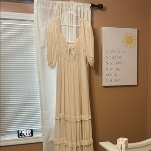 Mable Cream Maxi Dress w/ Keyhole